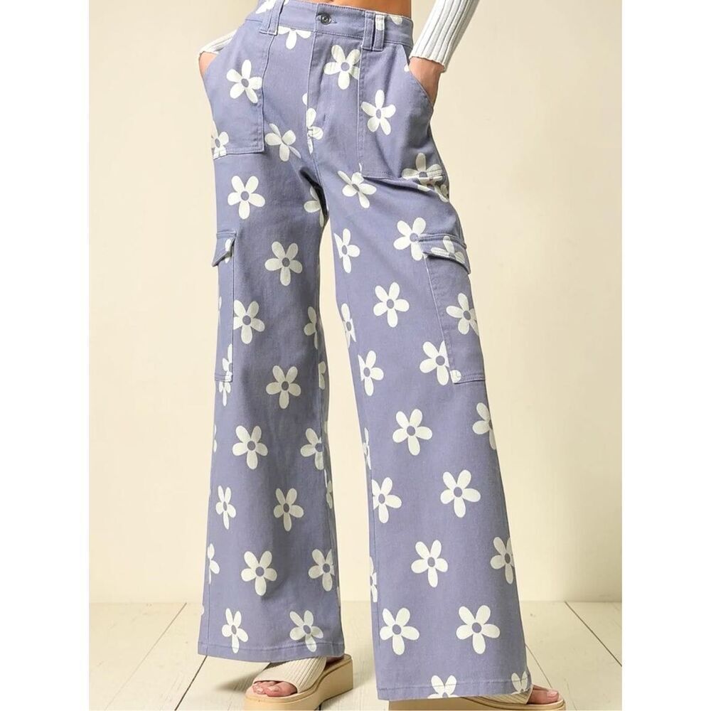 BiBi Dusty Lavender Floral Wide Leg Cargo Pants Daisy Print Boho Festival NWT - Picture 2 of 12